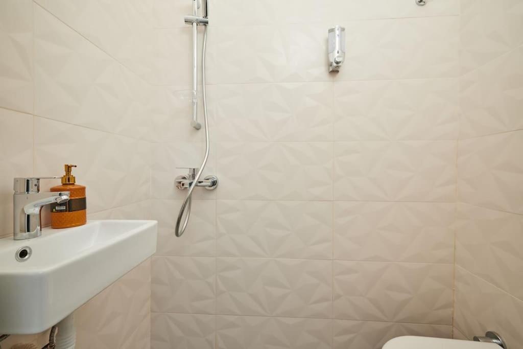 Stunning 3br 2bath Ac In Center - Santur D3 Apartment