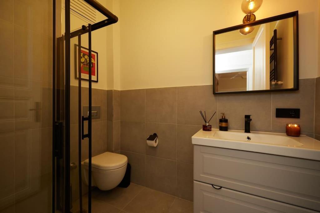 Stunning 3br 2bath Ac In Center - Santur D3 Apartment *