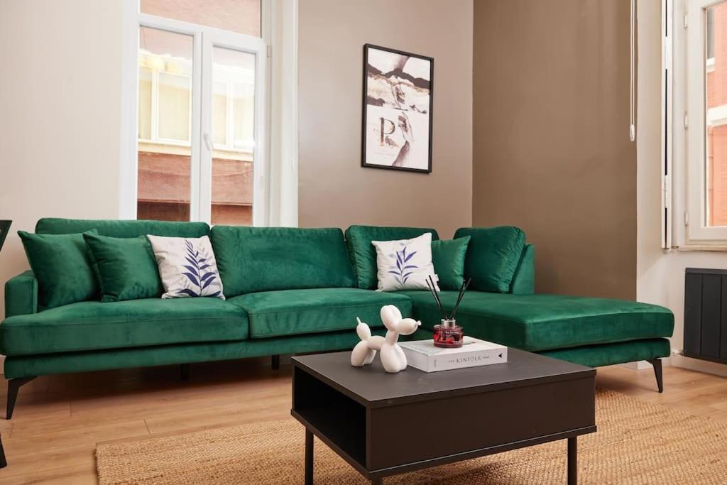 Apartment Charming 2br Ac In Center - Santur D1