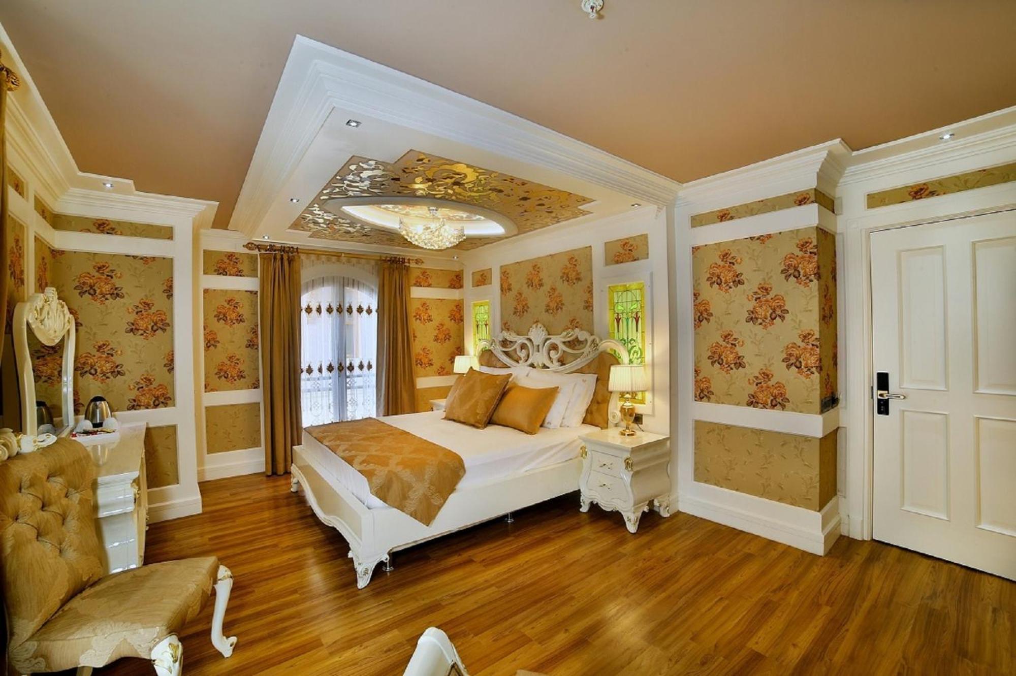 Seven Hills Palace & Hotel
