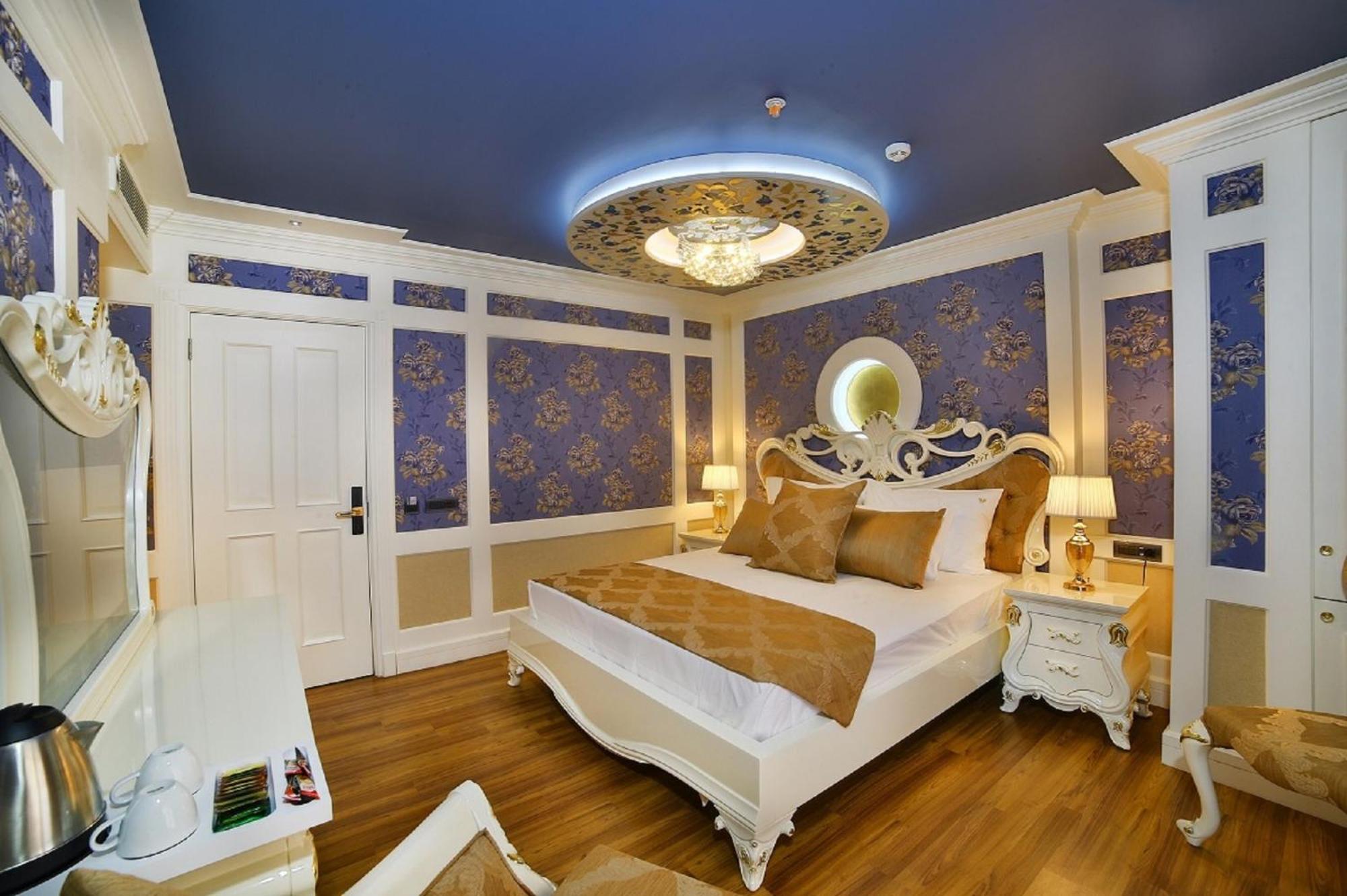 Hotel Seven Hills Palace & 4*