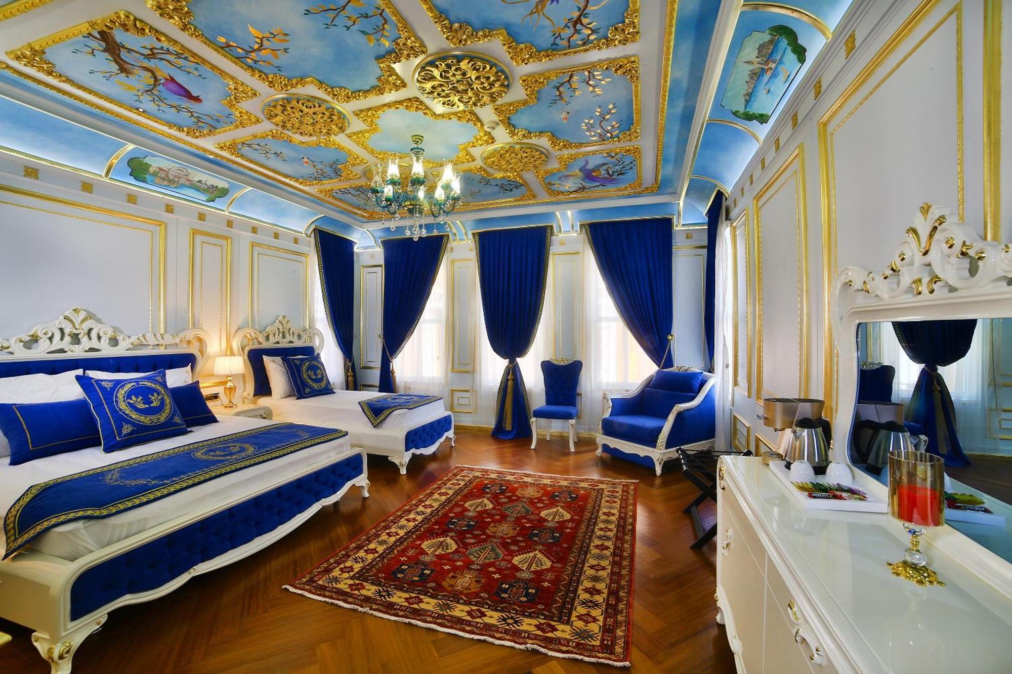 Hotel Seven Hills Palace & 4*