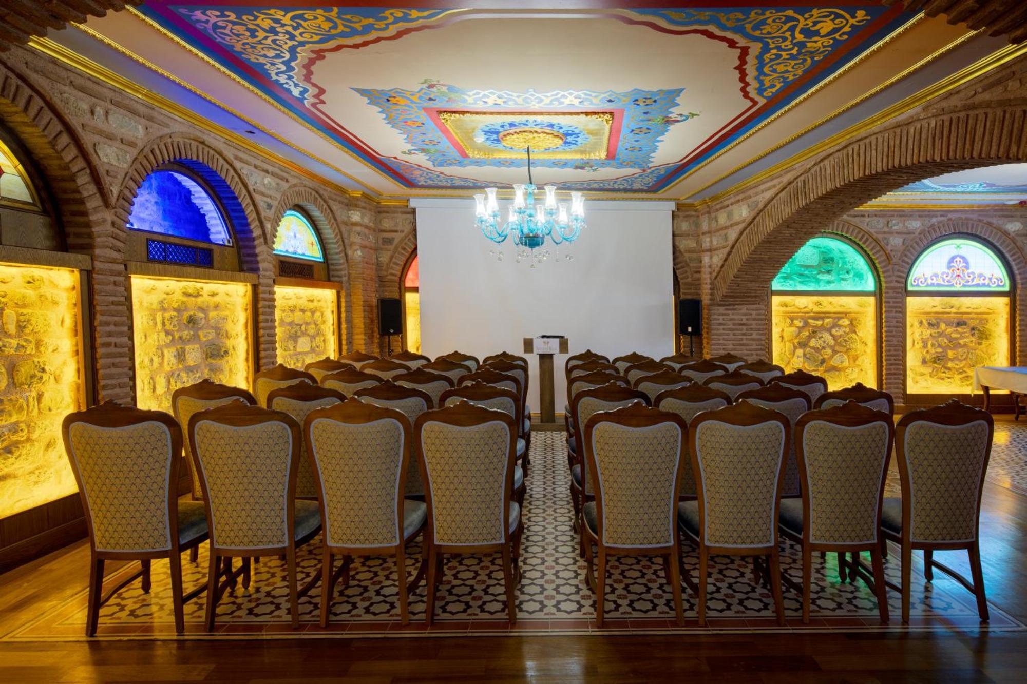 Seven Hills Palace & Hotel