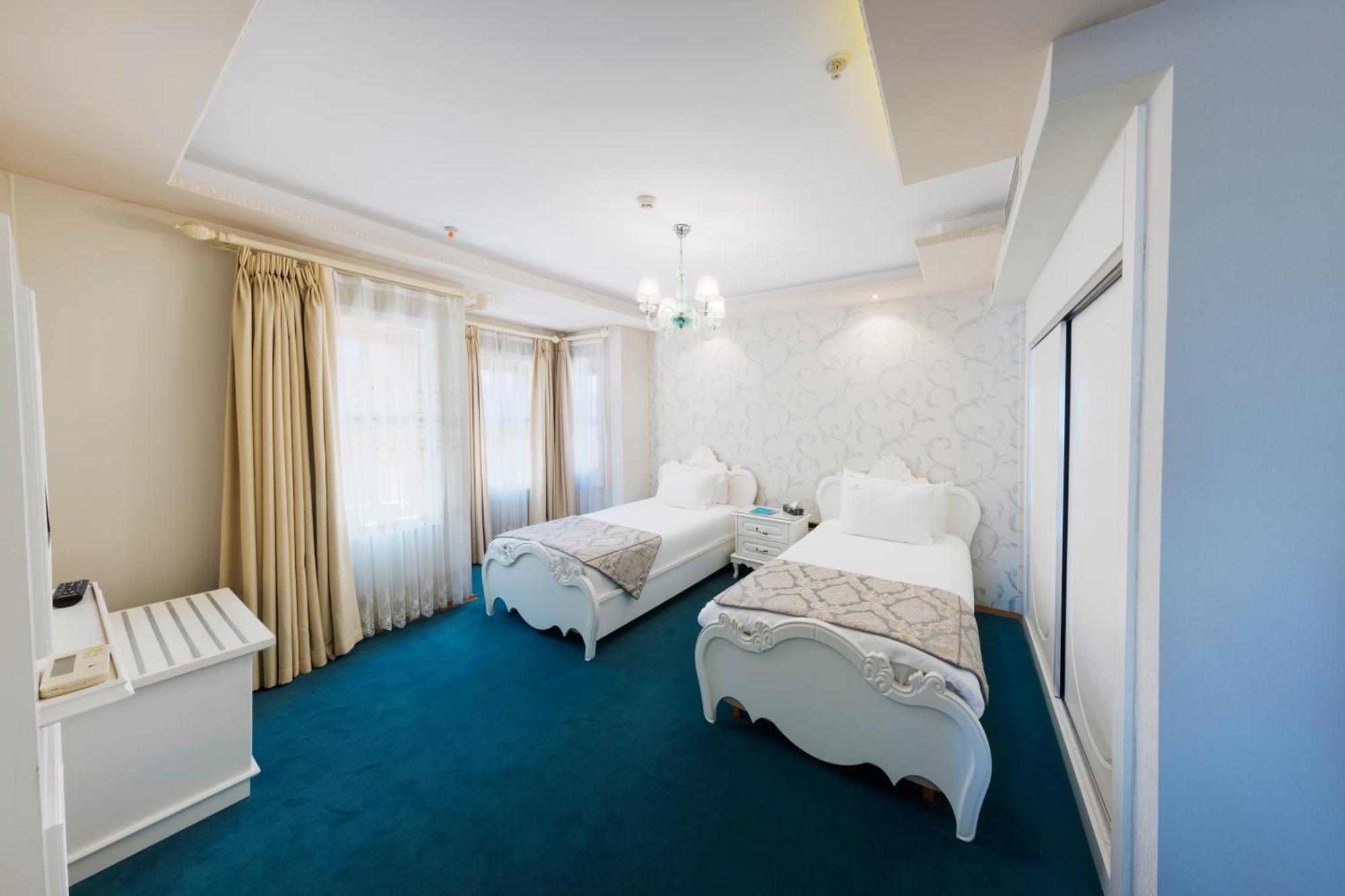 Seven Hills Palace & Hotel 4*
