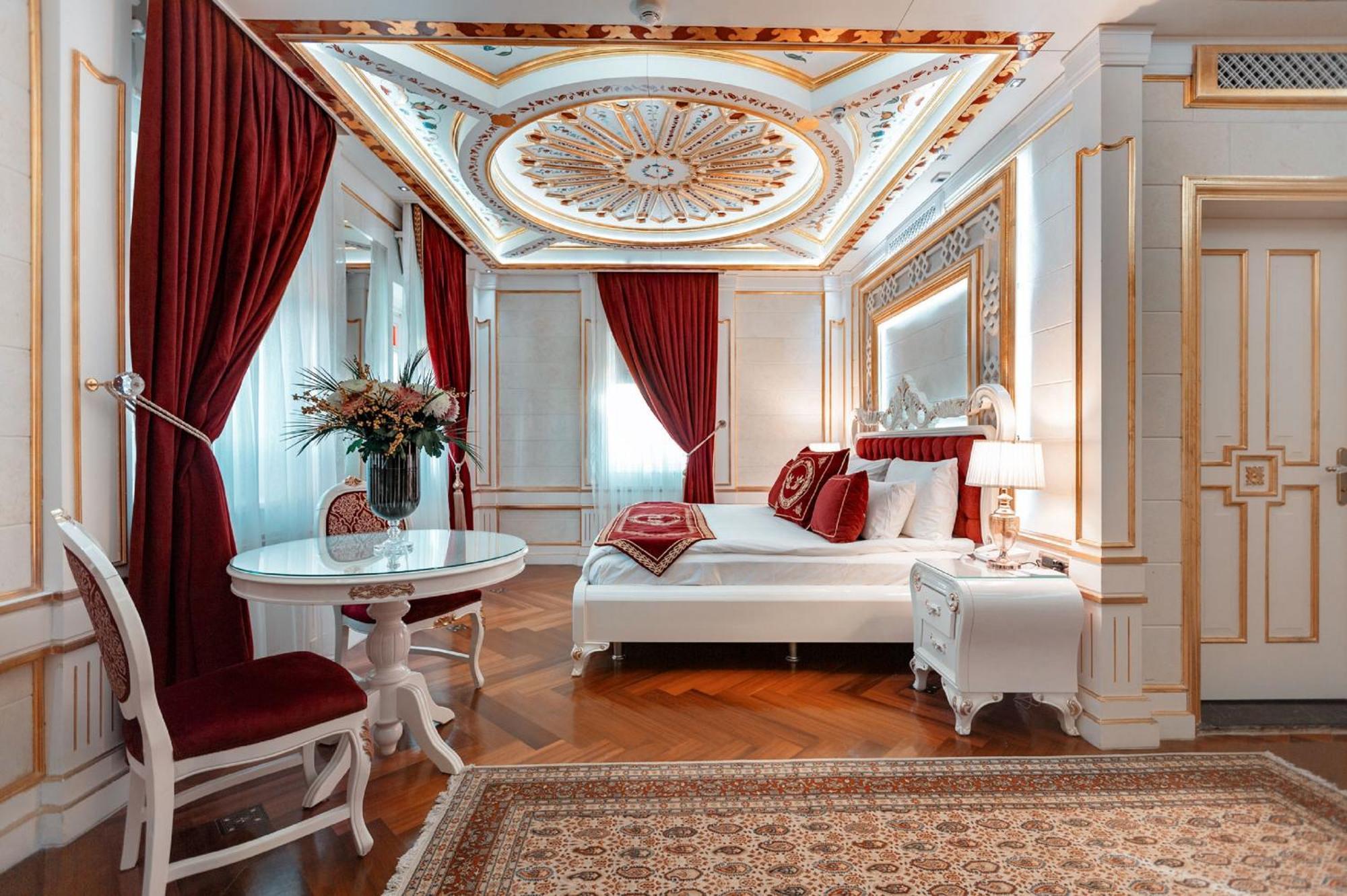 Seven Hills Palace &