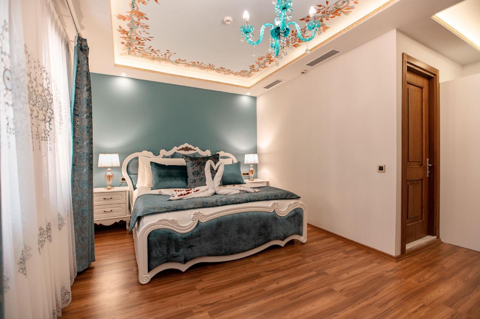 Seven Hills Palace &