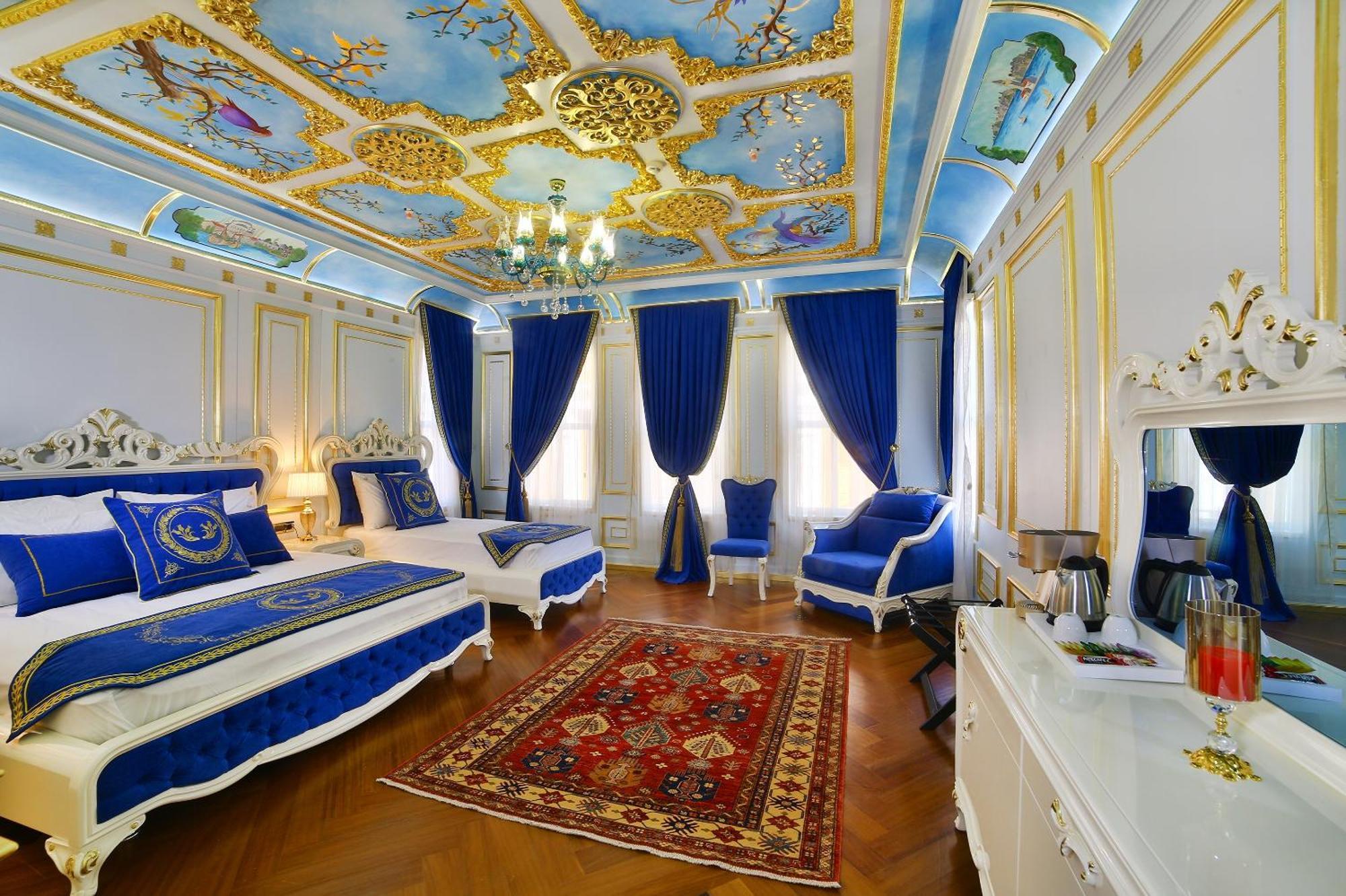 Hotel Seven Hills Palace &