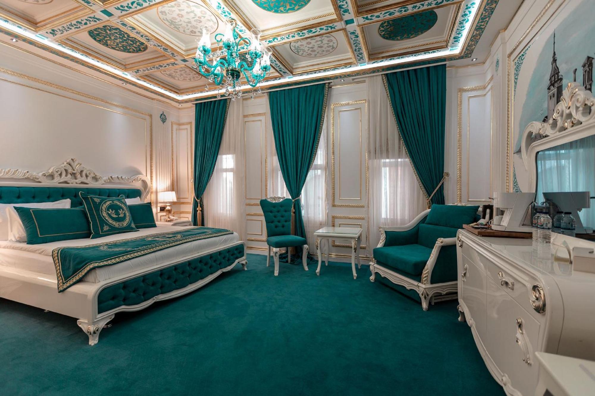 Hotel Seven Hills Palace & 4*