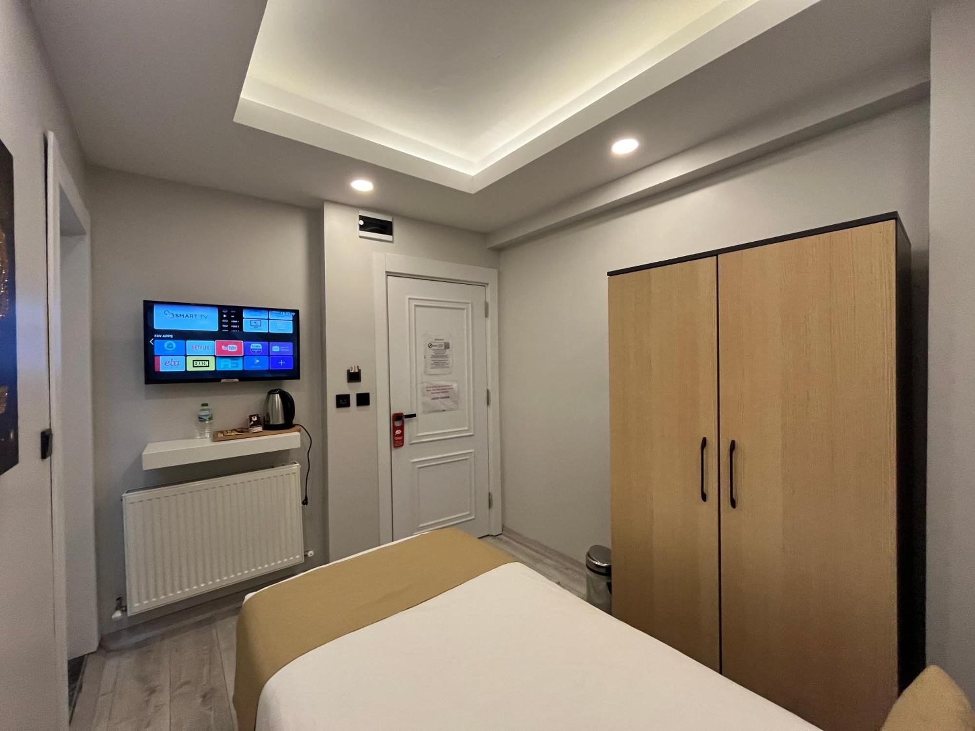 White Palace Halic