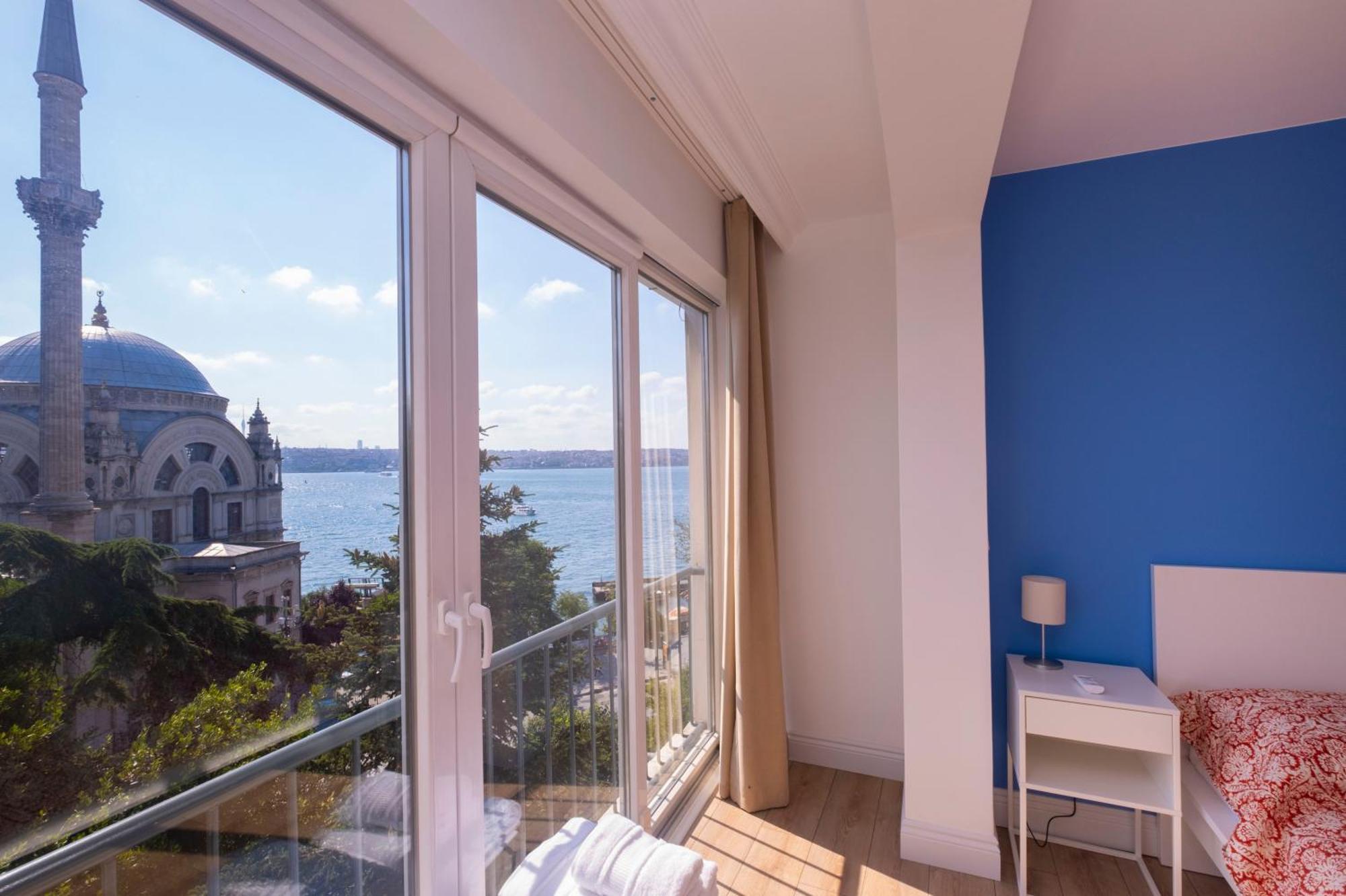 Contemporary Waterfront With A Stunning View Apartment Istanbul