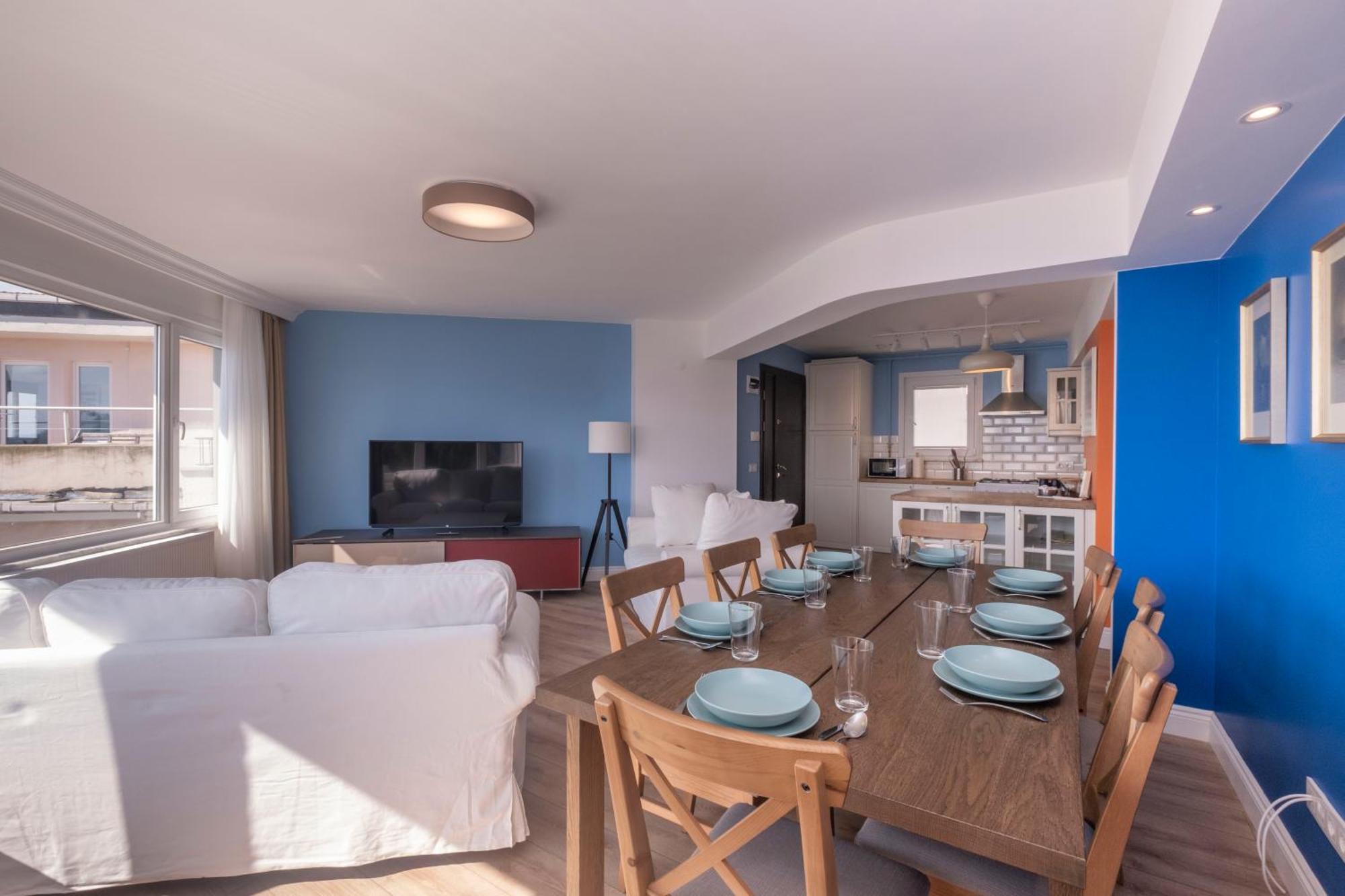 Contemporary Waterfront With A Stunning View Apartment *