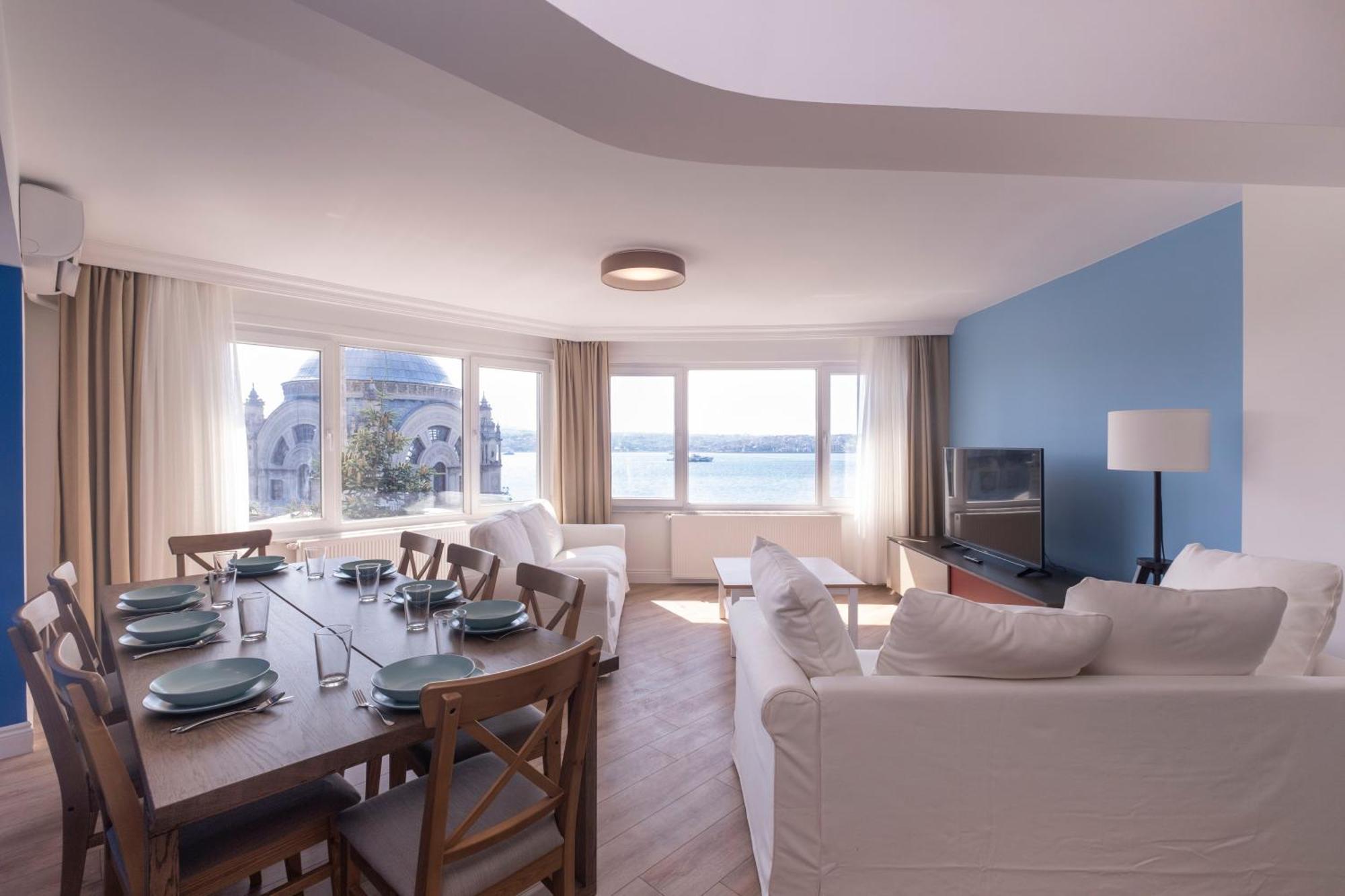 Contemporary Waterfront With A Stunning View Istanbul