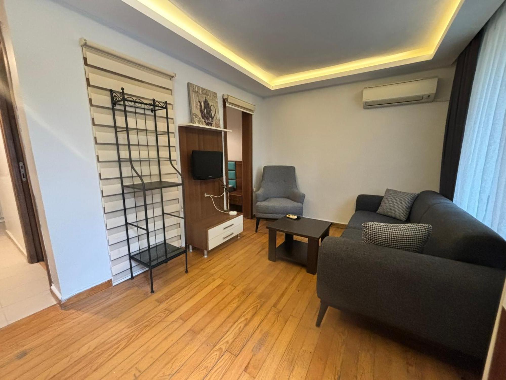 Cozy Garden-level Near Taksim Apartment *