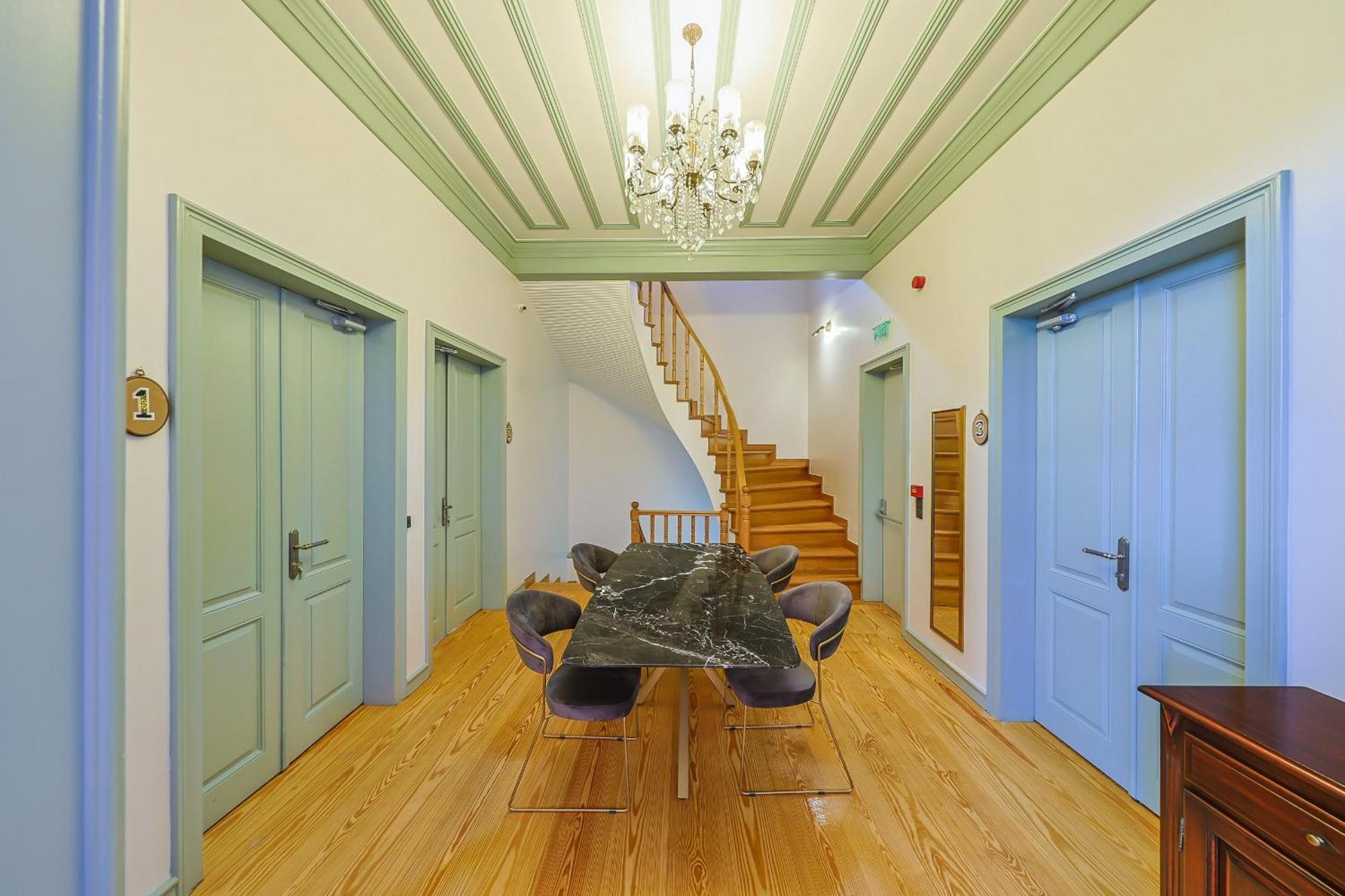 Va Mansion Hotel *