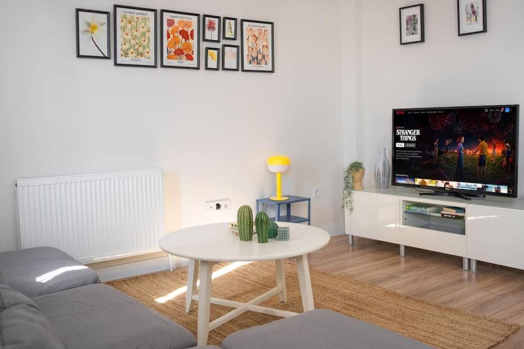 Cozy Flat In Kadikoey 2br New Hou *