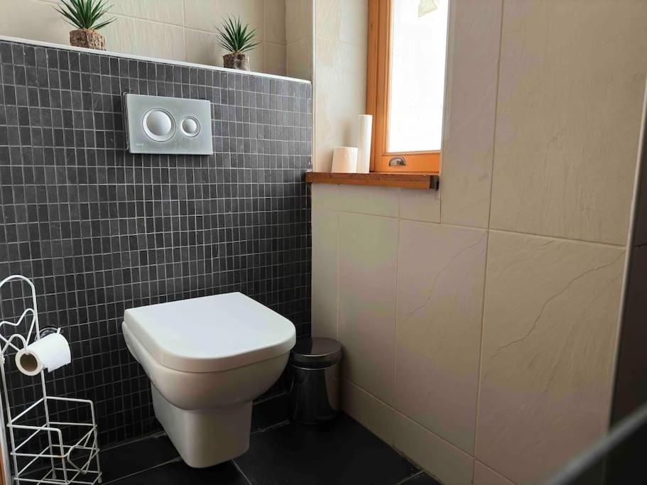 2br, 2ba, 1st Floor Of Historical Building ,galata Apartment