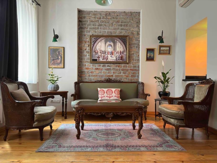 2br, 2ba, 1st Floor Of Historical Building ,galata Istanbul