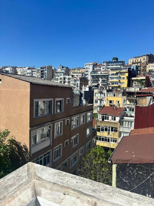 Apartment Sunny Terrace Retreat Near Taksim Square