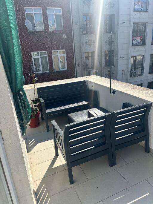 Sunny Terrace Retreat Near Taksim Square Istanbul