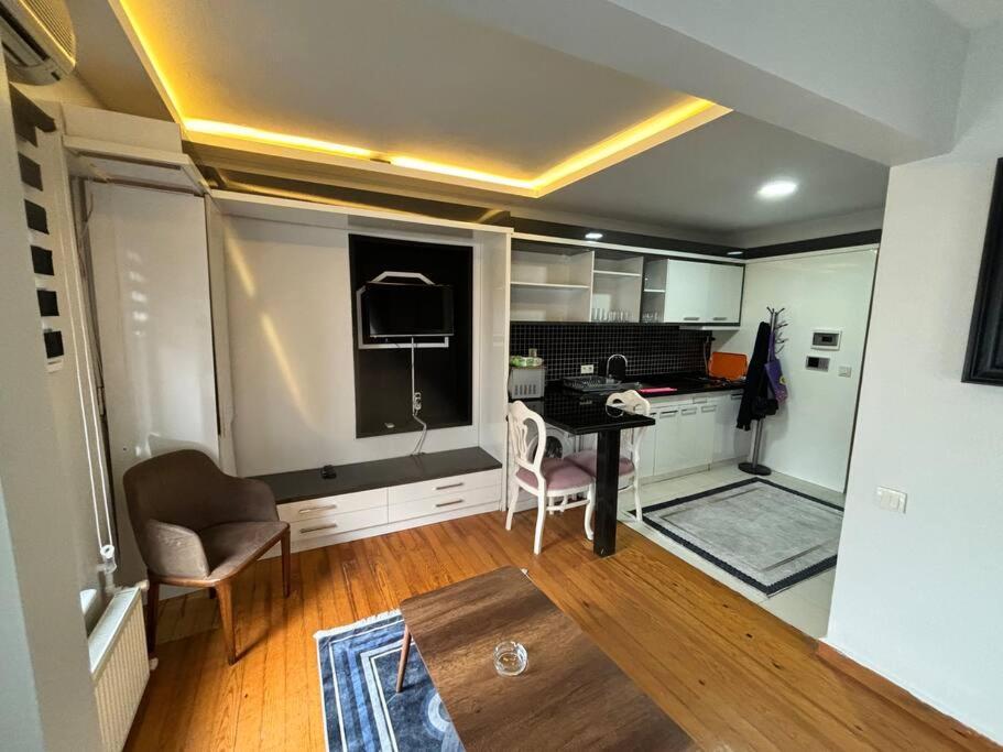 Spacious And Cozy Flat Near Taksim Square No3 Apartment