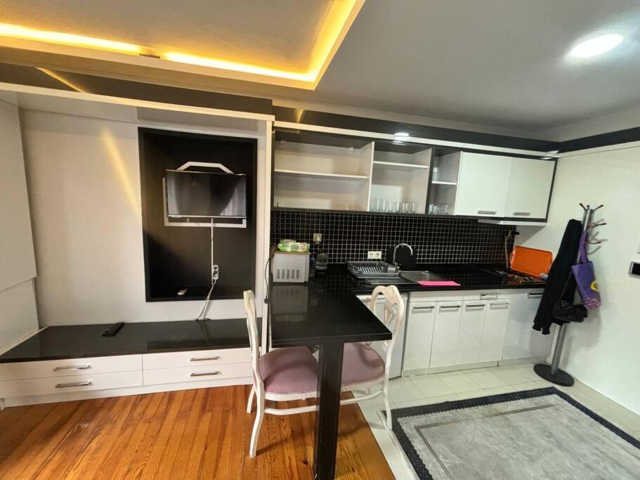 Spacious And Cozy Flat Near Taksim Square No3 Apartment *