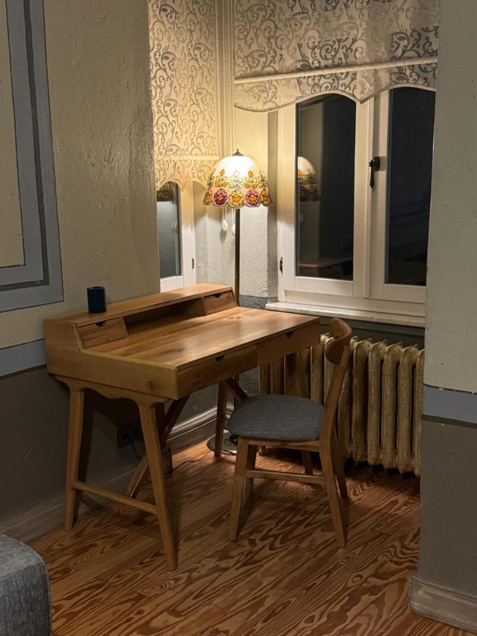 Stylish Getaway-explore The Urban Delights Apartment