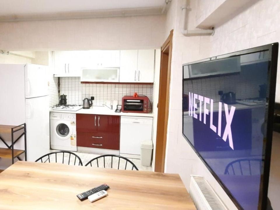 Findikzade Seaside Flats In Lively Fatih Area Very Near Metro And Tourist Sights Apartment *