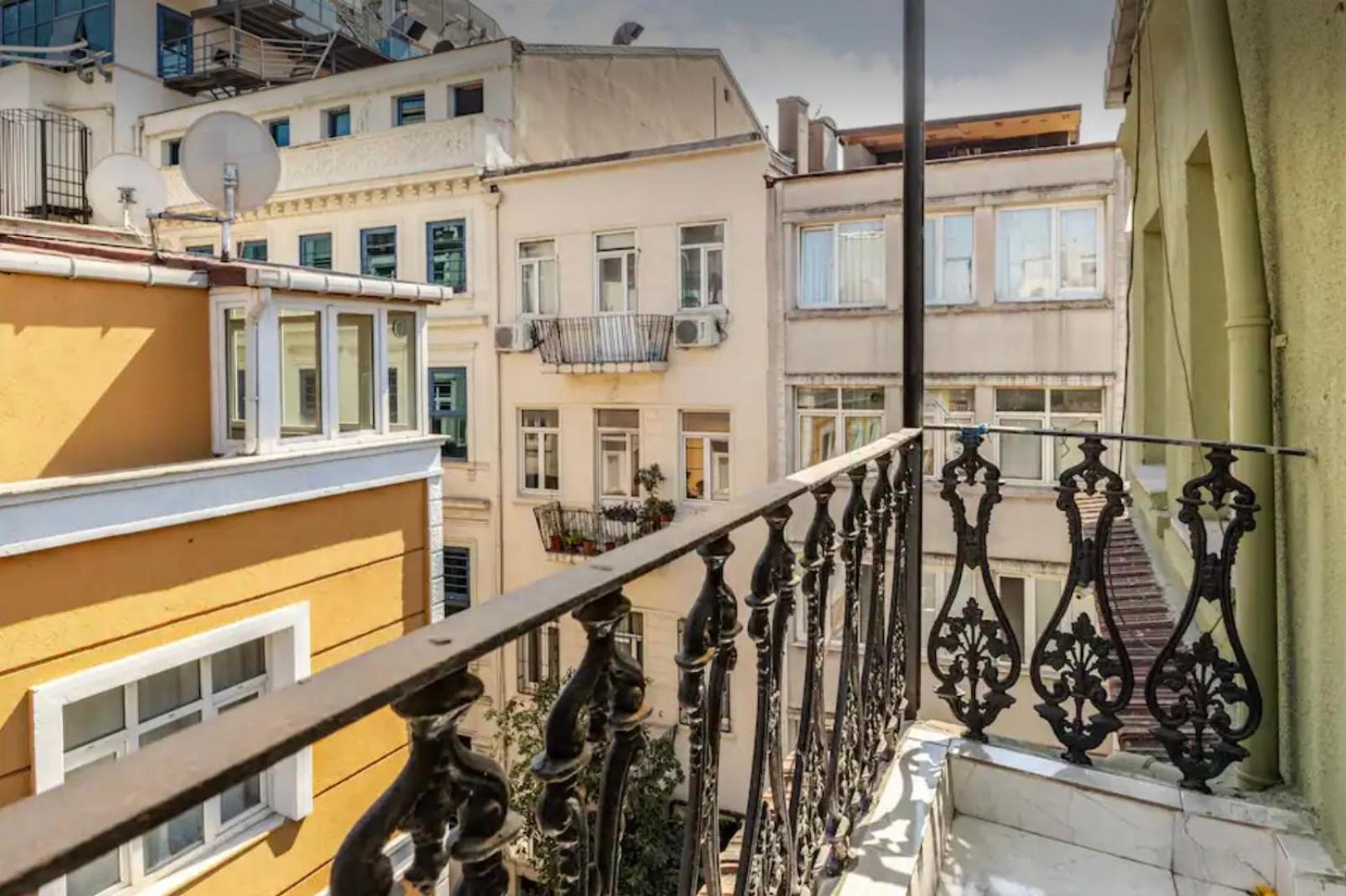 Melissa Cozy Balcony Istanbul