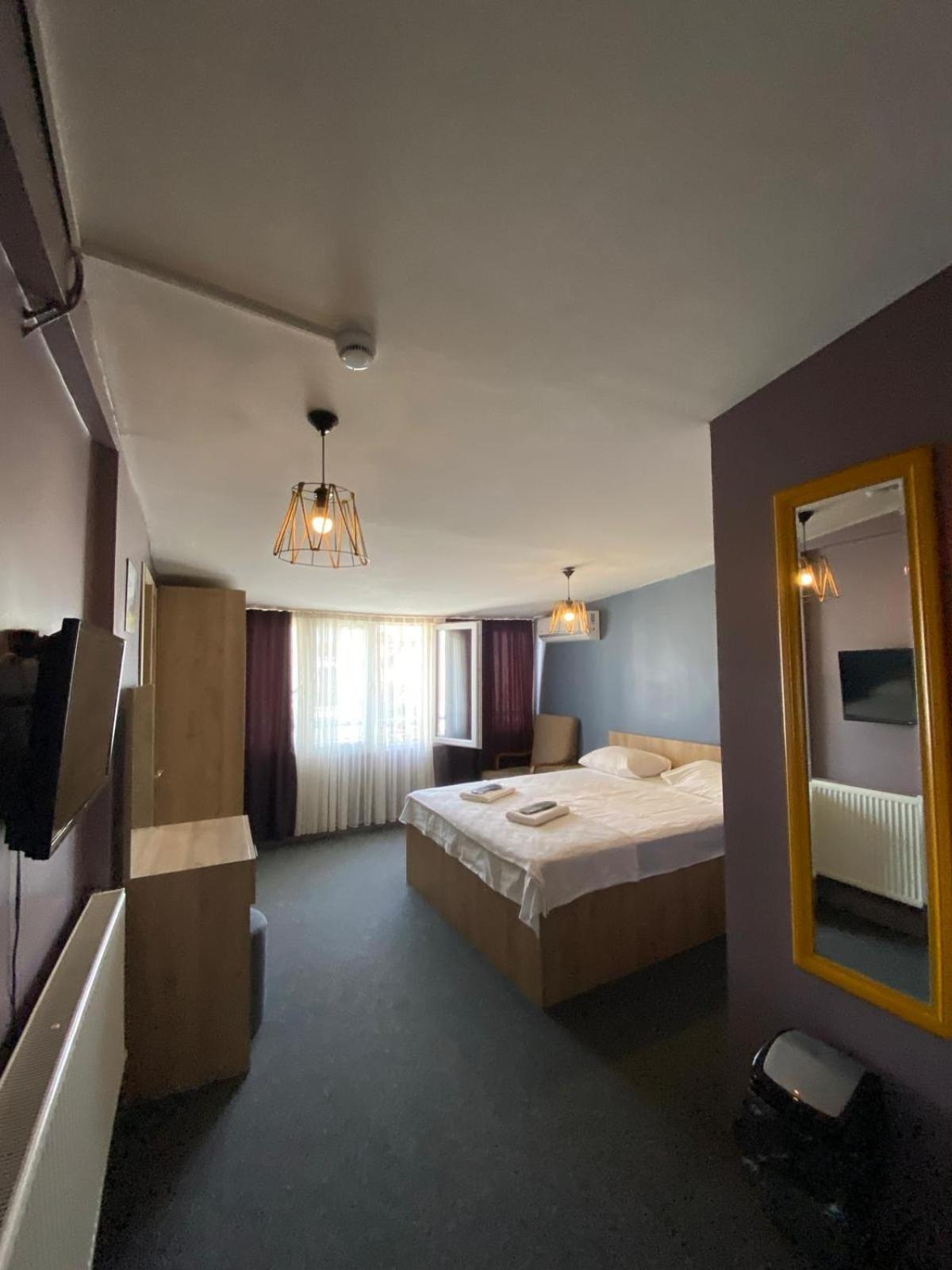 Retro Hotel