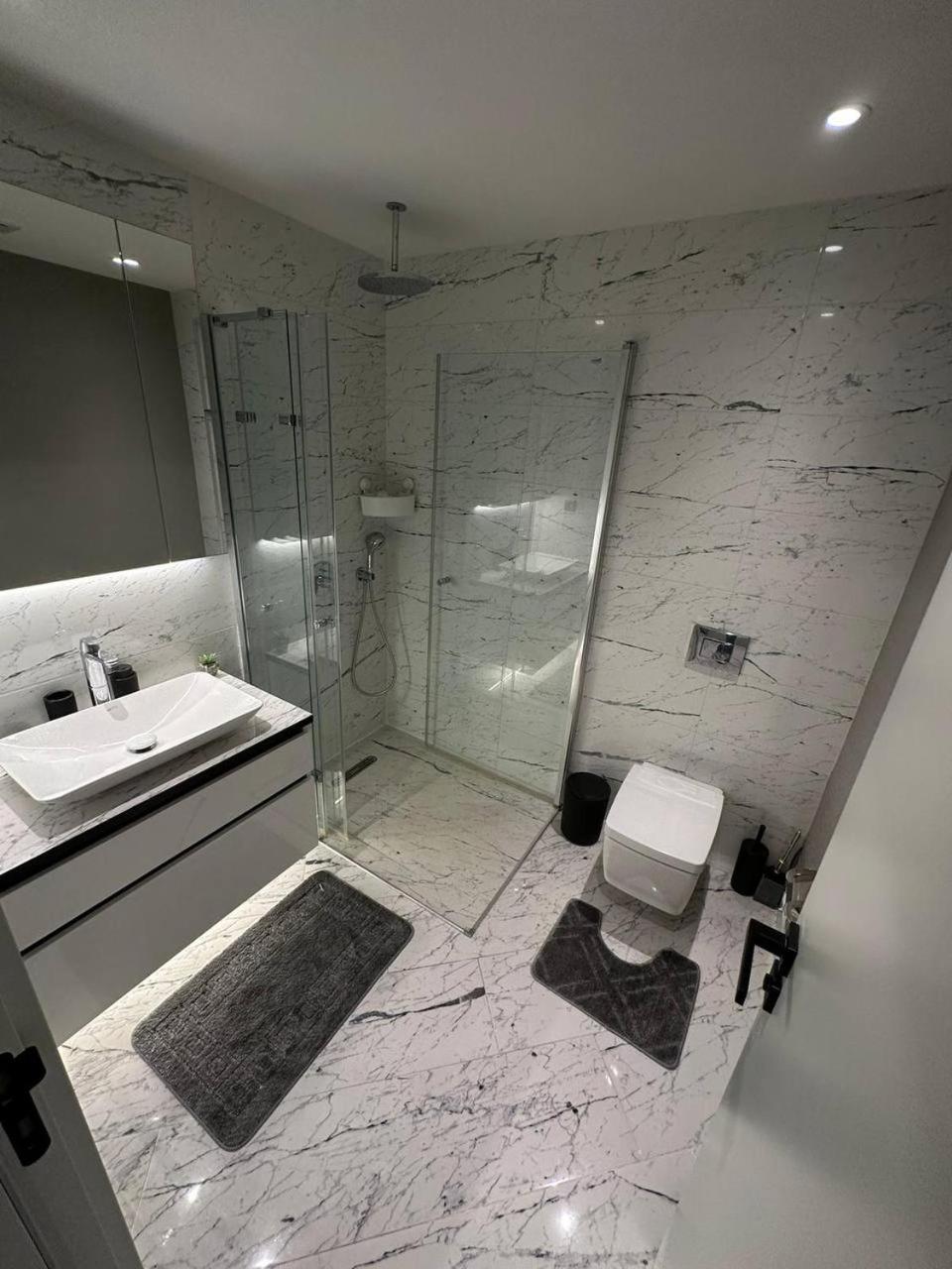 Enjoy Luxury 46 Floor Gym Apartment Istanbul