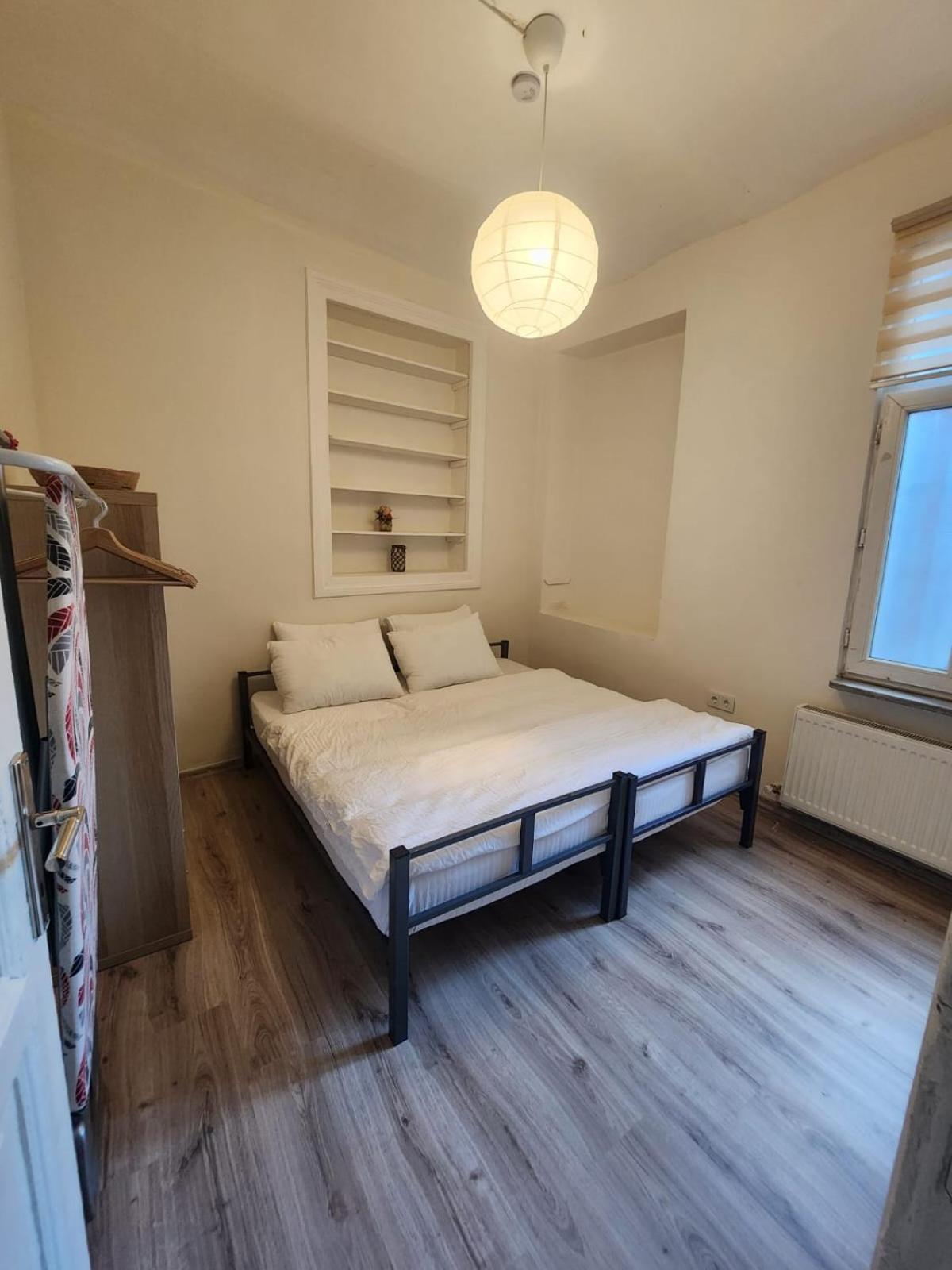 Nostalgia Apartment