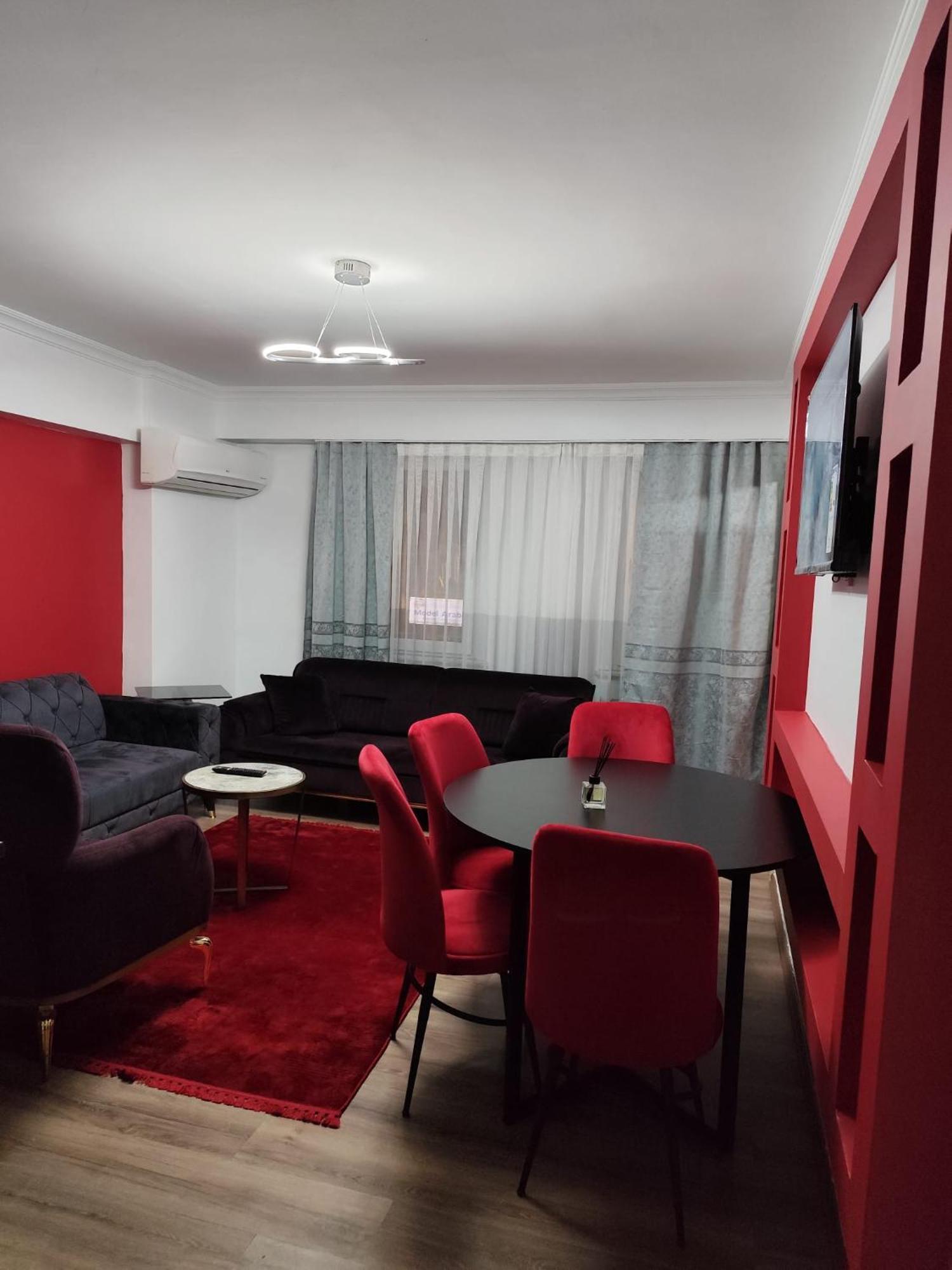 The Sweet Building Esso Apartment *