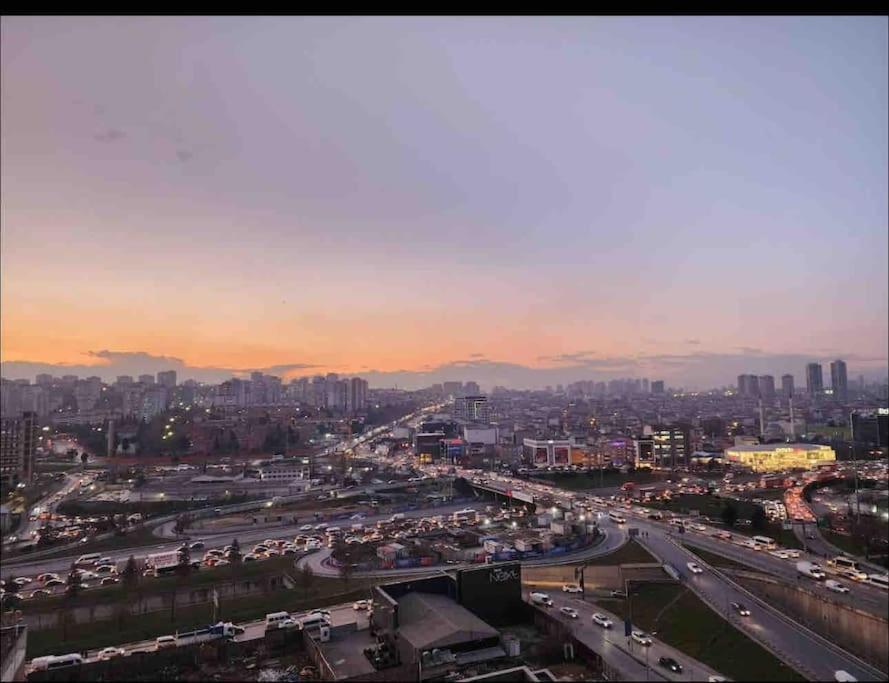 Apartment 33 Floor Cozy 2 Bedroom With Balcony Gym Pool Istanbul