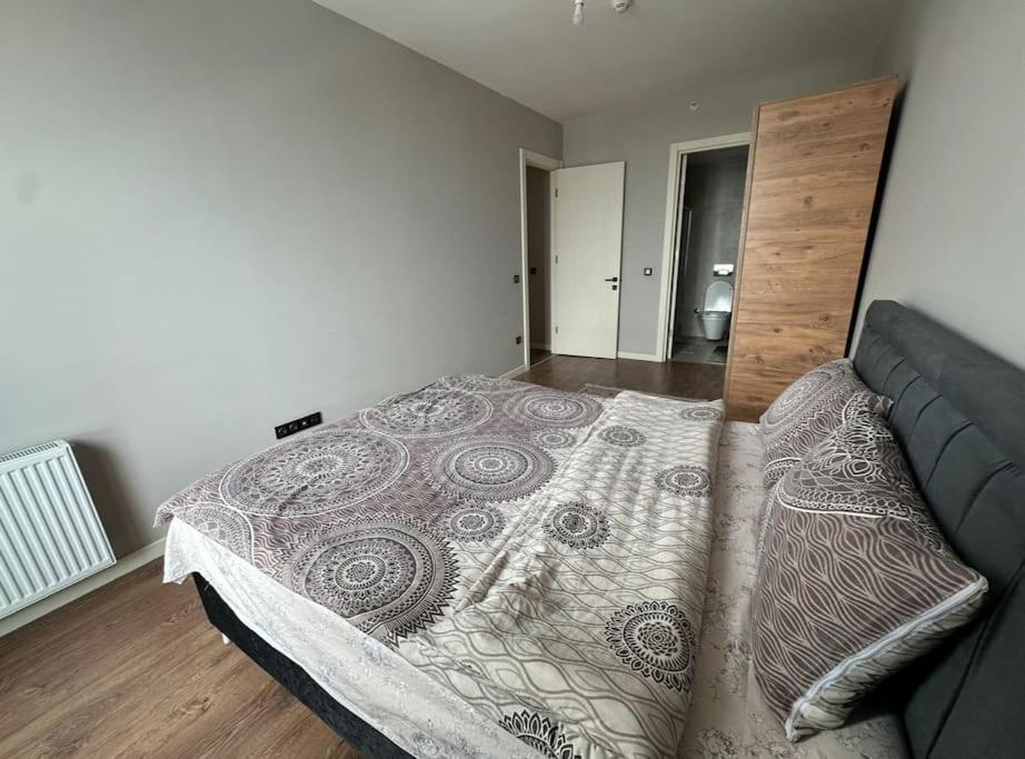 Apartment 33 Floor Cozy 2 Bedroom With Balcony Gym Pool