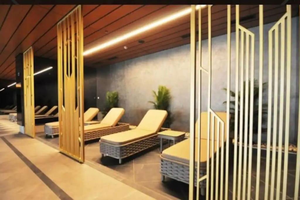 Luxury With Gym And Pool Floor40 *
