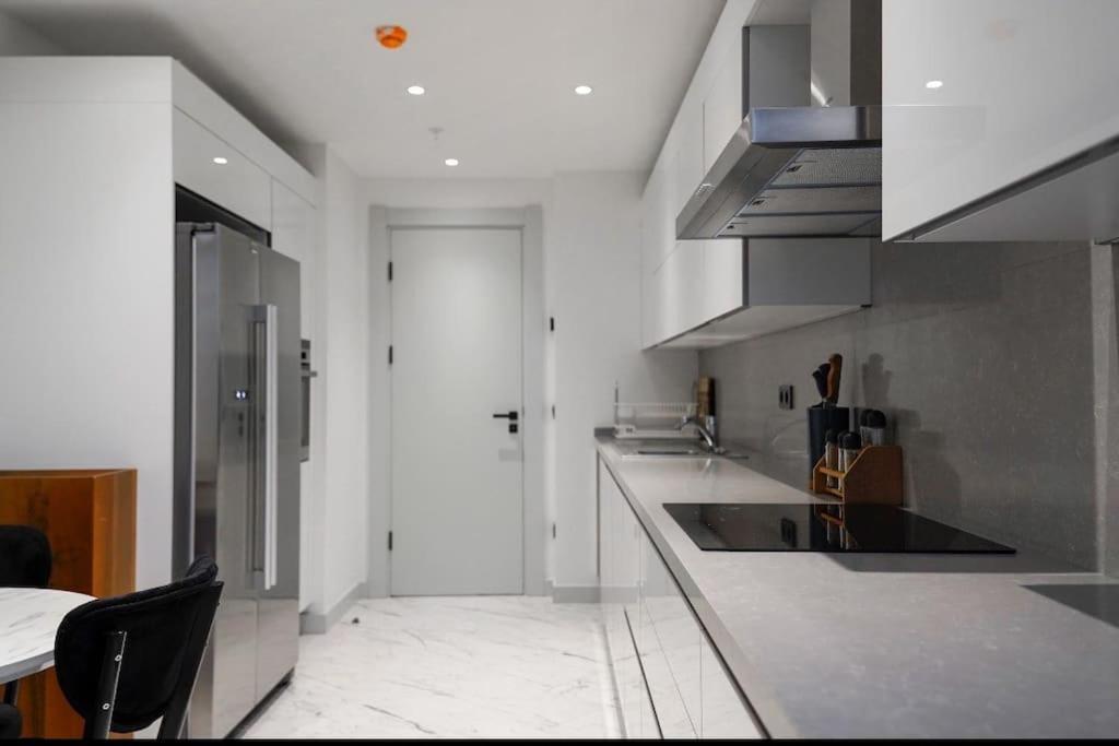 Lavish 40 Floor Skyviwe Ist