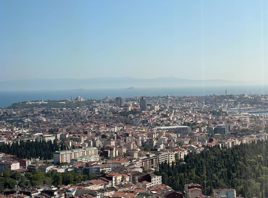Apartment Luxury In The 40 Floor Istanbul