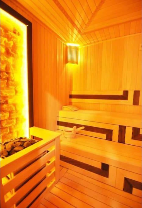 Apartment Elegant 2 Bedroom Sinpas Queen Gym Pools
