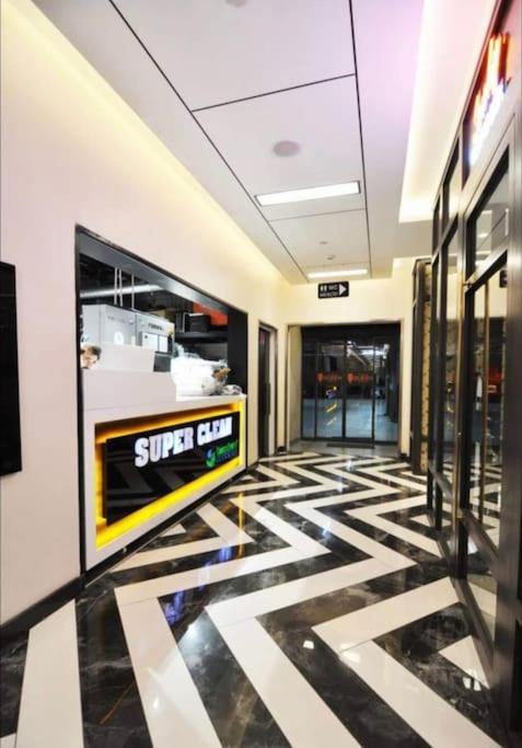 Elegant 2 Bedroom Sinpas Queen Gym Pools Apartment