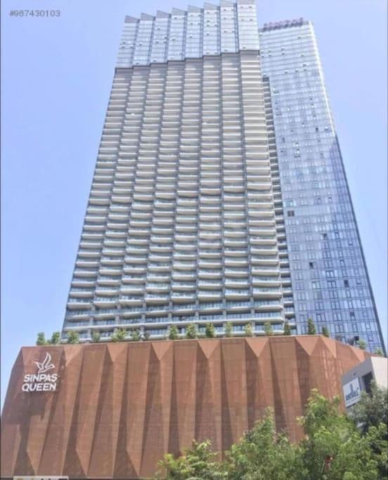 Elegant 2 Bedroom Sinpas Queen Gym Pools Apartment *