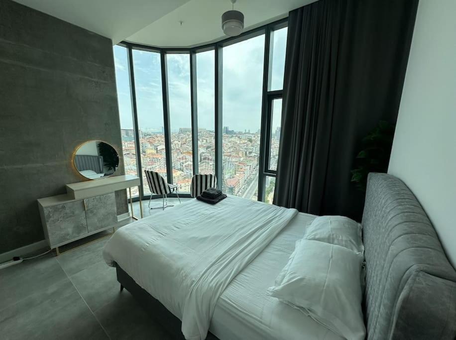 Elegant 2 Bedroom Sinpas Queen Gym Pools Istanbul