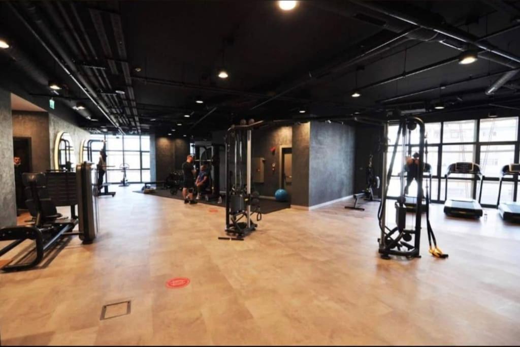 Elegant 2 Bedroom Sinpas Queen Gym Pools Istanbul