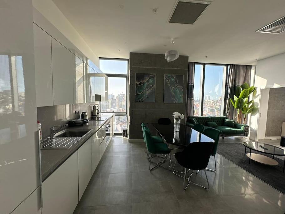 Elegant 2 Bedroom Sinpas Queen Gym Pools * Istanbul