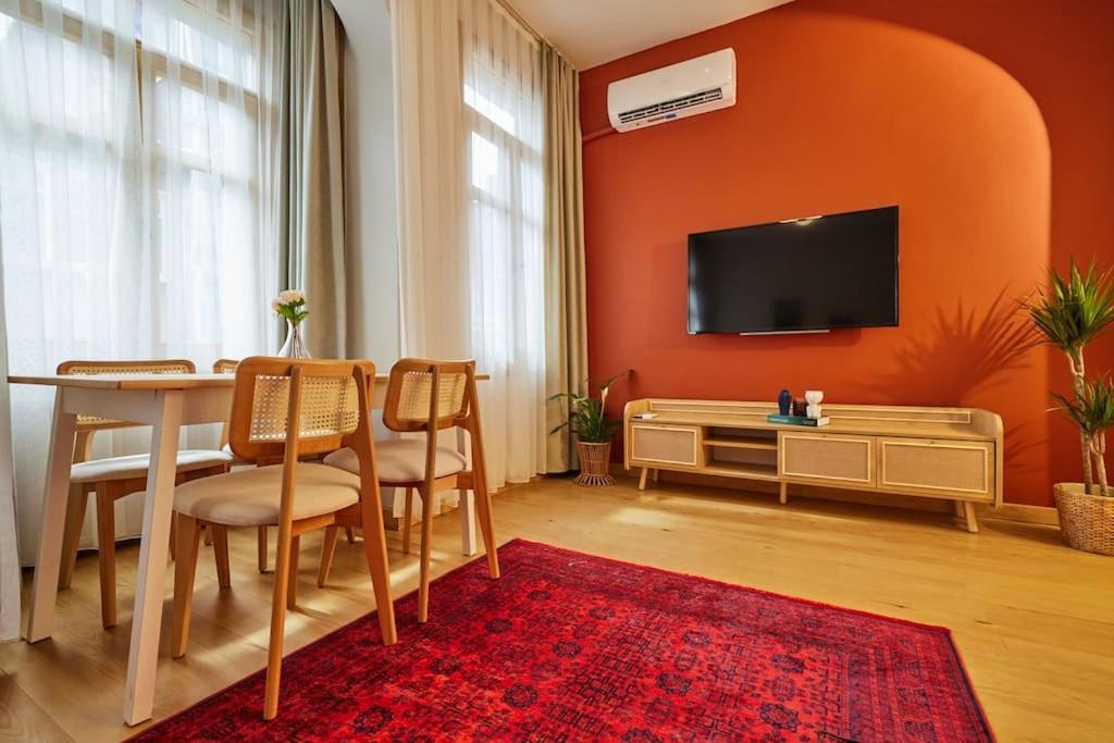Fabulous 2br 3ac 2 Min To Metro - Baysungur D4 Apartment Istanbul