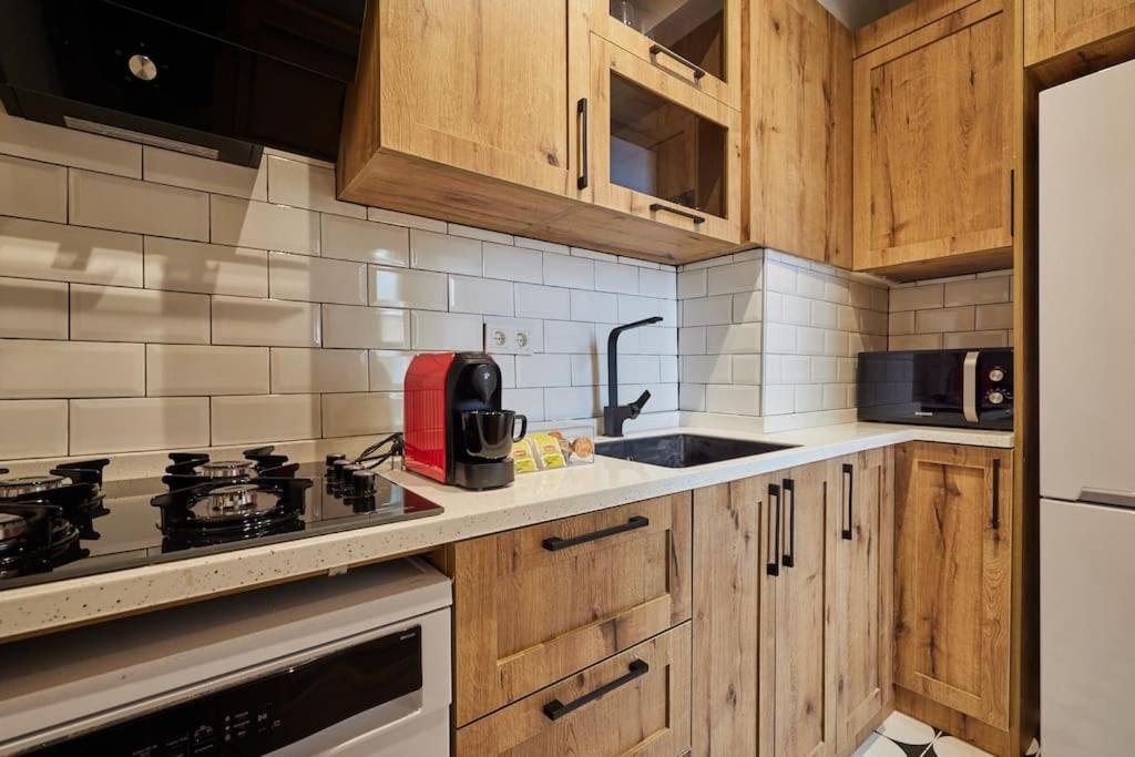 Fabulous 2br 3ac 2 Min To Metro - Baysungur D4 Apartment
