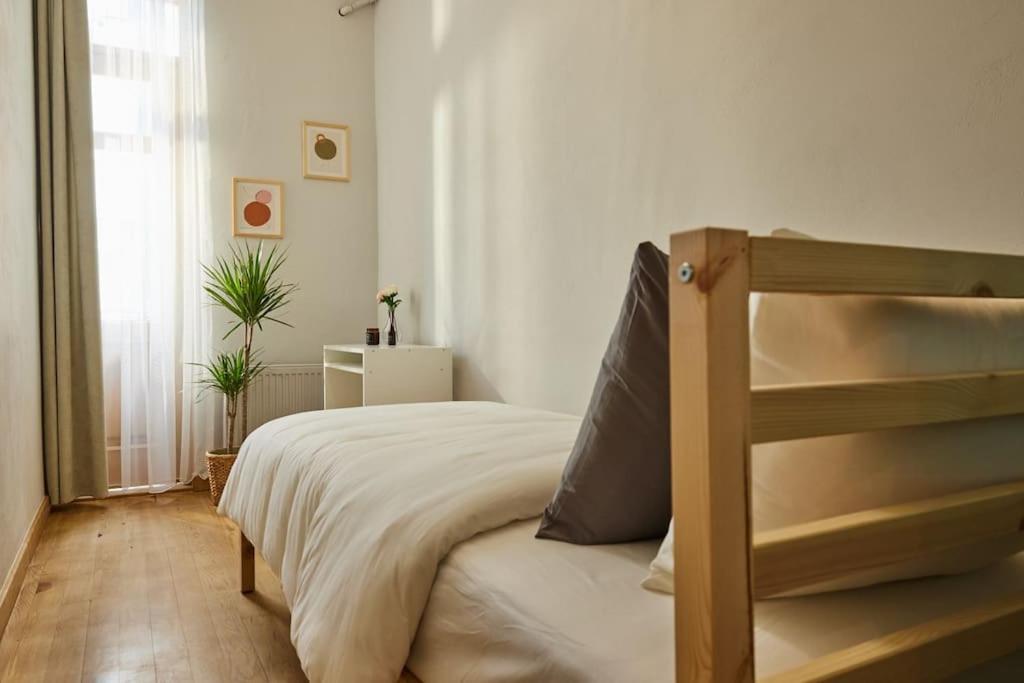 Fabulous 2br 3ac 2 Min To Metro - Baysungur D4 Apartment Istanbul
