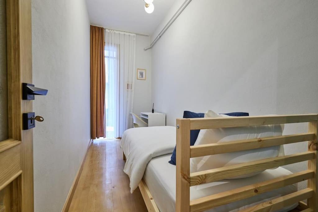 Apartment Spacious 2br 3ac 2 Min To Metro - Baysungur D3 Istanbul