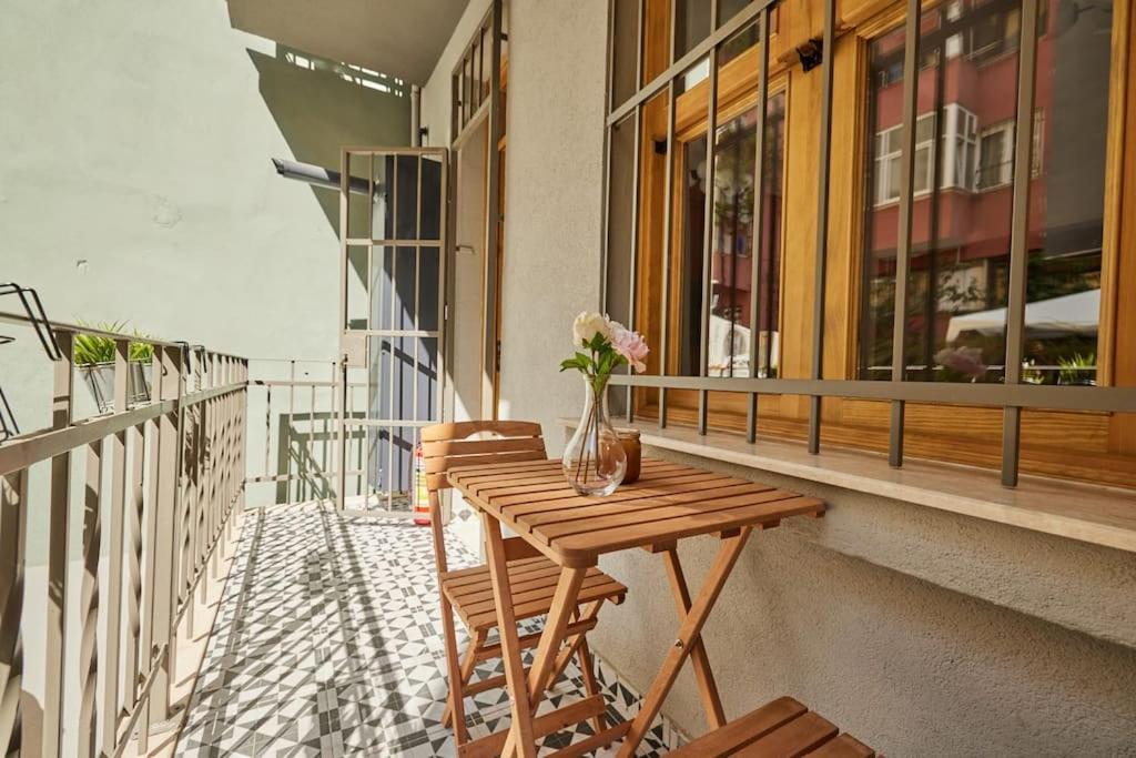Spacious 2br 3ac 2 Min To Metro - Baysungur D3 Apartment *