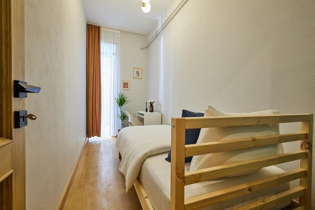 Apartment Spacious 2br 3ac 2 Min To Metro - Baysungur D3 *