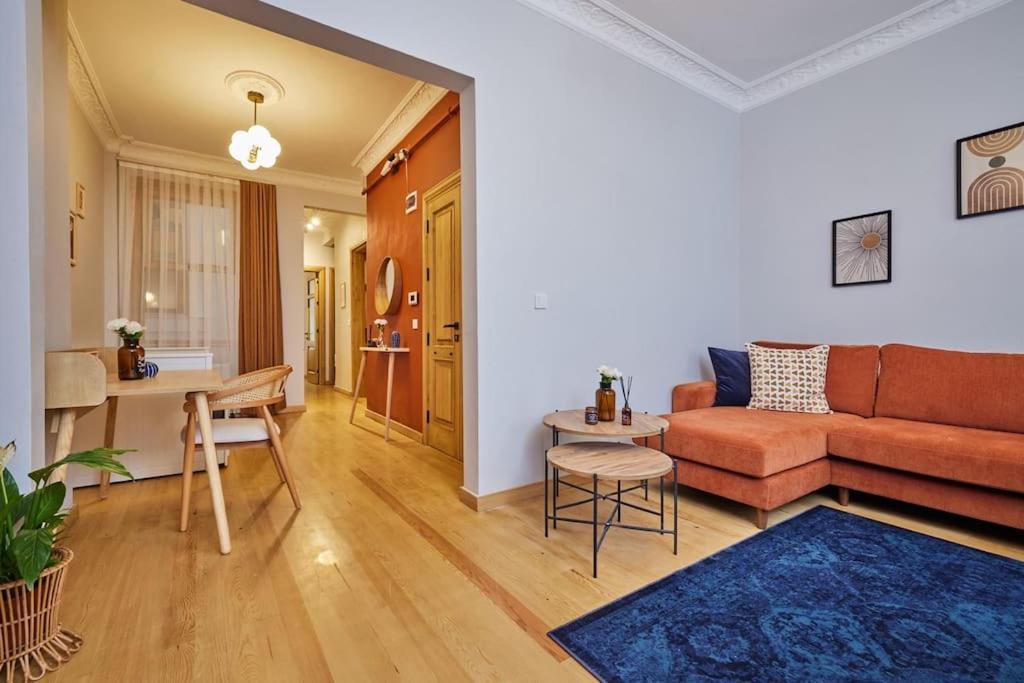 Spacious 2br 3ac 2 Min To Metro - Baysungur D3 Apartment